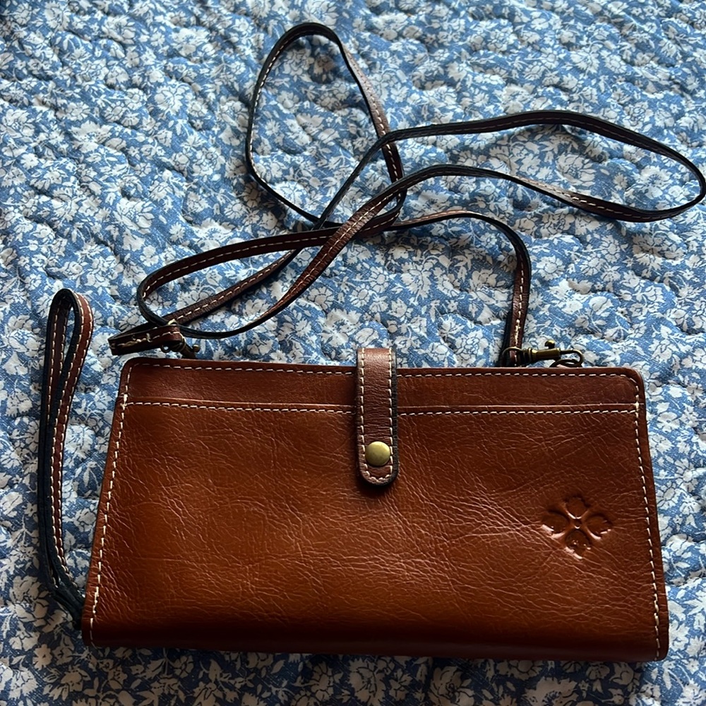 Patricia Nash Leather wristlet/crossbody wallet